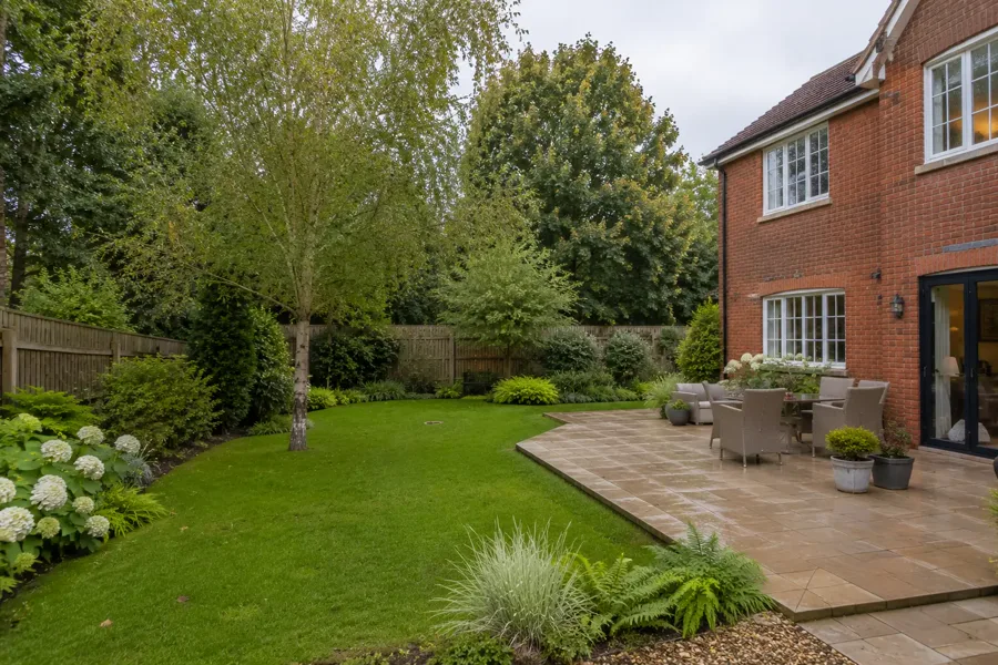 Outdoor Living & Outdoor Kitchens