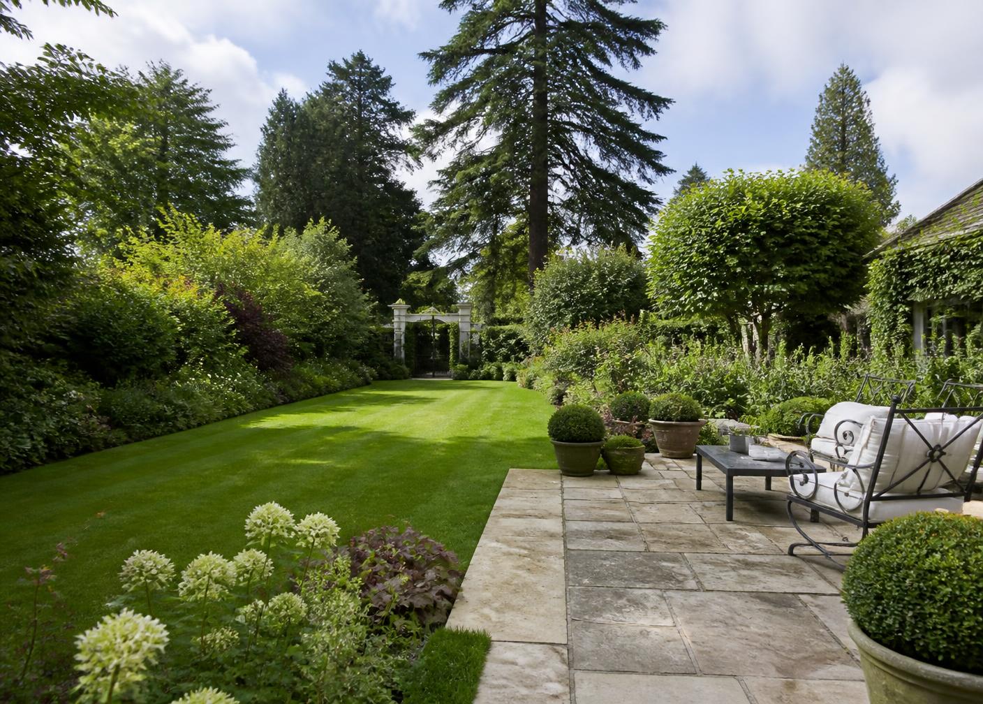 A Luxury Family Garden